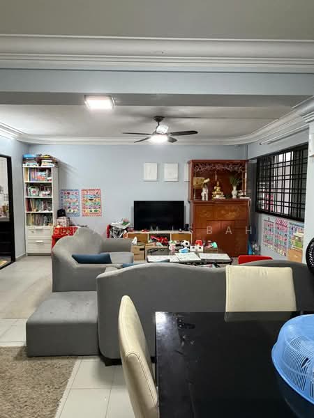 132 Choa Chu Kang Avenue 1, 132 Choa Chu Kang Avenue 1, 3 Bedrooms, 1,119 sqft, HDB Flat For Sale, by Sham Misbah, 500229696 - Living Room - PropertyGuru.com.sg