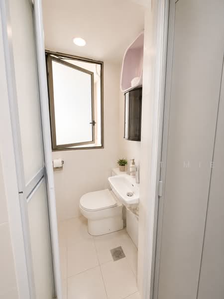 Sea Horizon, 23 Pasir Ris Rise, 3 Bedrooms, 1,109 sqft, Executive Condominium For Sale, by Jaimie Ho Kit Mie, 500229700 - Bathroom - PropertyGuru.com.sg