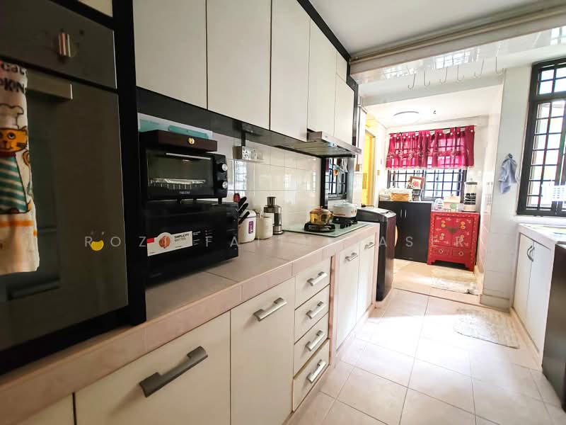 87 Commonwealth Close, 87 Commonwealth Close, 2 Bedrooms, 743 sqft, HDB Flat For Sale, by Rozi Faith Naser, 500229701 - Kitchen - PropertyGuru.com.sg