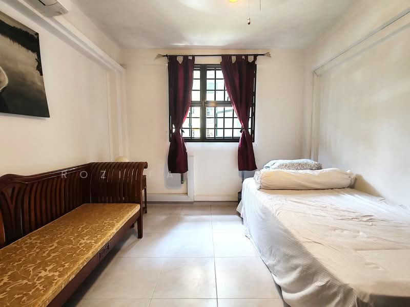 87 Commonwealth Close, 87 Commonwealth Close, 2 Bedrooms, 743 sqft, HDB Flat For Sale, by Rozi Faith Naser, 500229701 - Bedroom - PropertyGuru.com.sg