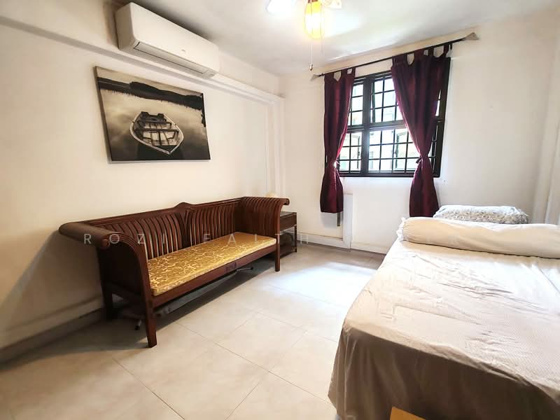 87 Commonwealth Close, 87 Commonwealth Close, 2 Bedrooms, 743 sqft, HDB Flat For Sale, by Rozi Faith Naser, 500229701 - Bedroom - PropertyGuru.com.sg