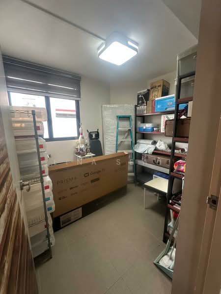 205 Toa Payoh North, 205 Toa Payoh North, 1 Bedroom, 807 sqft, HDB Flat For Rent, by Lina Seah, 500229702 - Extra Utility room w windows - PropertyGuru.com.sg