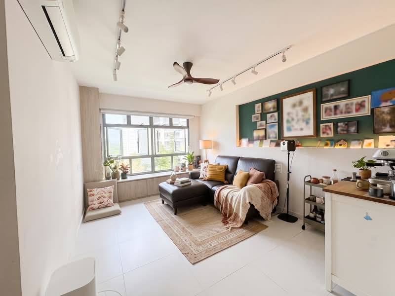 627B Tampines Street 61, 627B Tampines Street 61, 3 Bedrooms, 1,001 sqft, HDB Flat For Sale, by Celine Chow 周于琪, 500229705 - Living Room - PropertyGuru.com.sg