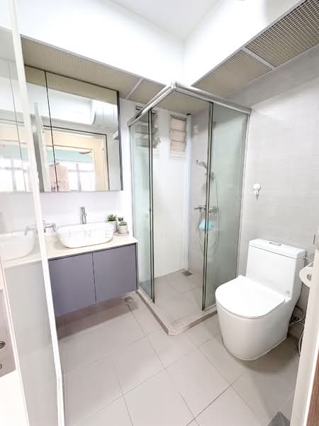 627B Tampines Street 61, 627B Tampines Street 61, 3 Bedrooms, 1,001 sqft, HDB Flat For Sale, by Celine Chow 周于琪, 500229705 - Bathroom - PropertyGuru.com.sg