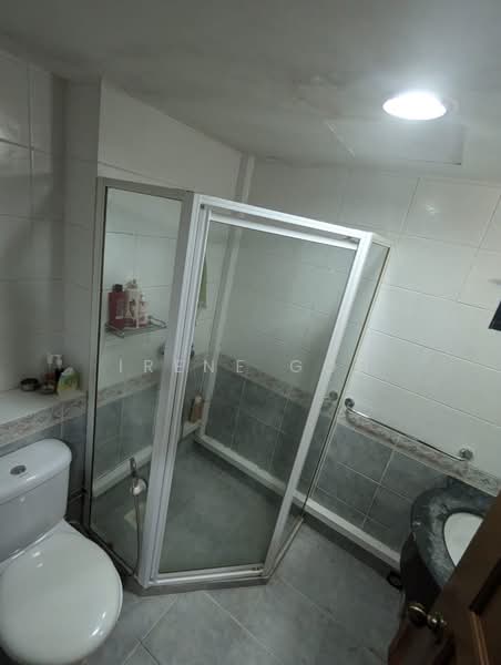 Eastvale, 31 Pasir Ris Drive 3, 3 Bedrooms, 1,195 sqft, Condominium For Sale, by Irene Goh, 500229708 - Bathroom - PropertyGuru.com.sg