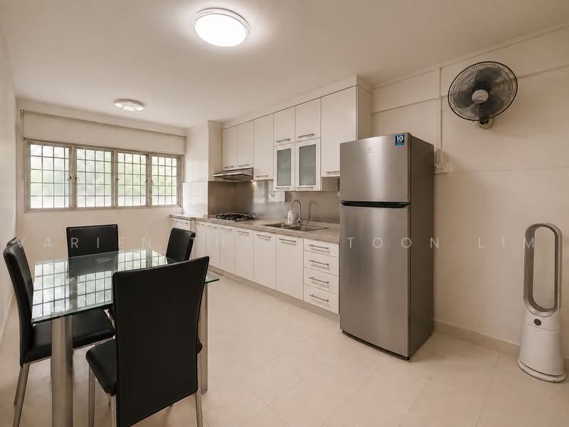 706 Yishun Avenue 5, 706 Yishun Avenue 5, 2 Bedrooms, 732 sqft, HDB Flat For Sale, by Varien Thang Toon Lim, 500229711 - Kitchen - PropertyGuru.com.sg