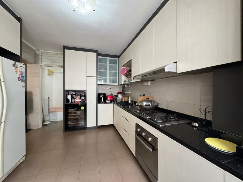 862 Tampines Street 83, 862 Tampines Street 83, 3 Bedrooms, 1,119 sqft, HDB Flat For Sale, by Kenn Lim, 500229719 - Kitchen - PropertyGuru.com.sg