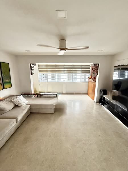 405 Jurong West Street 42, 405 Jurong West Street 42, 3 Bedrooms, 1,690 sqft, HDB Flat For Sale, by Zan Sim (沈瓒延), 500229730 - Living Room - PropertyGuru.com.sg
