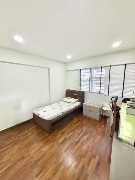 405 Jurong West Street 42, 405 Jurong West Street 42, 3 Bedrooms, 1,690 sqft, HDB Flat For Sale, by Zan Sim (沈瓒延), 500229730 - Bedroom - PropertyGuru.com.sg