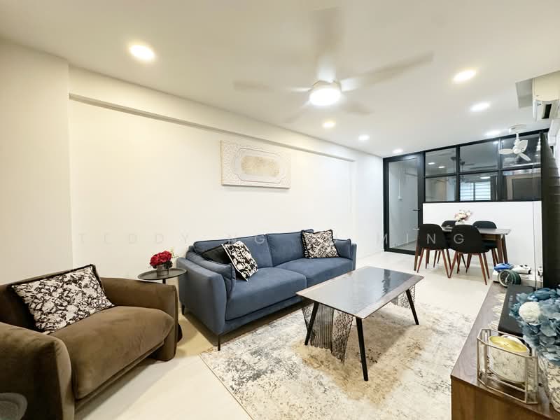 125 Bedok North Road, 125 Bedok North Road, 2 Bedrooms, 893 sqft, HDB Flat For Sale, by Teddy Ng Yu Ming, 500229731 - Living Room - PropertyGuru.com.sg
