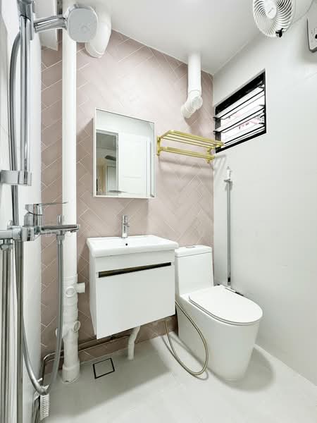 125 Bedok North Road, 125 Bedok North Road, 2 Bedrooms, 893 sqft, HDB Flat For Sale, by Teddy Ng Yu Ming, 500229731 - Bathroom - PropertyGuru.com.sg