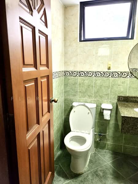 Global Ville, 20 Jalan Raja Udang, 2 Bedrooms, 905 sqft, Condominium For Rent, by Florence Zheng Zhen, 500229739 - Bathroom - PropertyGuru.com.sg