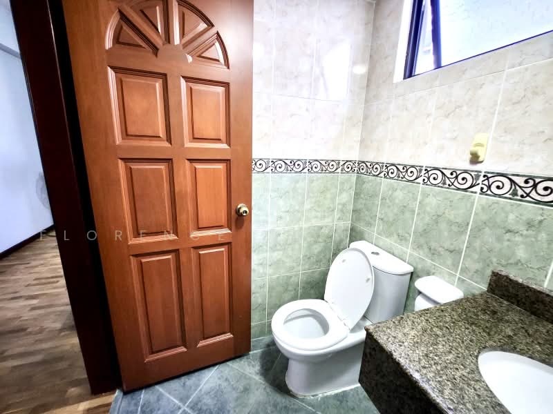 Global Ville, 20 Jalan Raja Udang, 2 Bedrooms, 905 sqft, Condominium For Rent, by Florence Zheng Zhen, 500229739 - Bathroom - PropertyGuru.com.sg