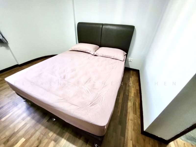 Global Ville, 20 Jalan Raja Udang, 2 Bedrooms, 905 sqft, Condominium For Rent, by Florence Zheng Zhen, 500229739 - Bedroom - PropertyGuru.com.sg