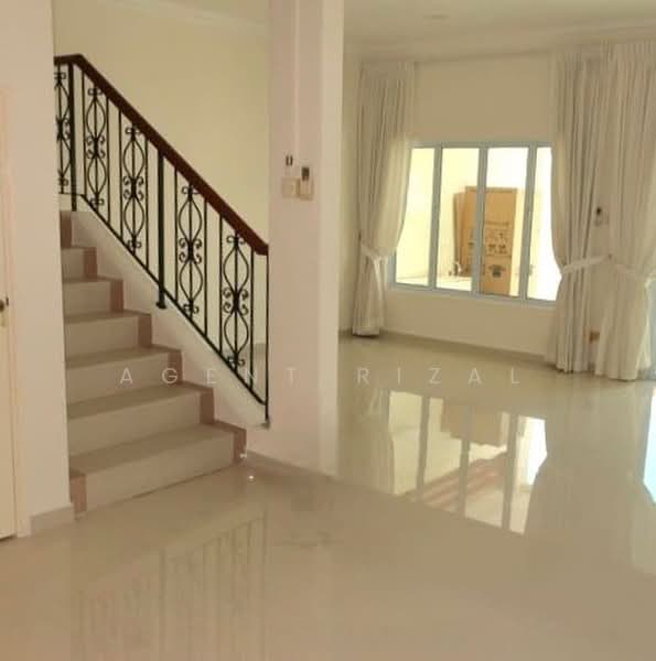 Watten estate, , 4 Bedrooms, 2,000 sqft, Semi-Detached House For Sale, by Agent Rizal, 500229746 - Interior - PropertyGuru.com.sg