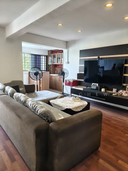 552 Jurong West Street 42, 552 Jurong West Street 42, Boon Lay / Jurong / Tuas, 3 Bedrooms, 1,453 sqft, HDB Flat For Sale, by Rachael Chew, 500229748 - Living Room - PropertyGuru.com.sg