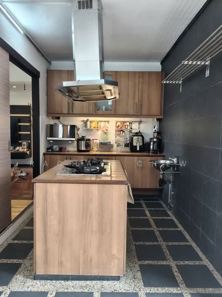 552 Jurong West Street 42, 552 Jurong West Street 42, Boon Lay / Jurong / Tuas, 3 Bedrooms, 1,453 sqft, HDB Flat For Sale, by Rachael Chew, 500229748 - Kitchen - PropertyGuru.com.sg