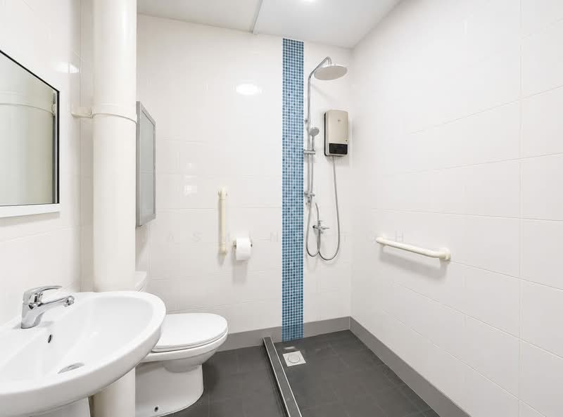 712 Hougang Avenue 2, 712 Hougang Avenue 2, 3 Bedrooms, 1,593 sqft, HDB Flat For Sale, by Jasmine Toh, 500229752 - Bathroom - PropertyGuru.com.sg