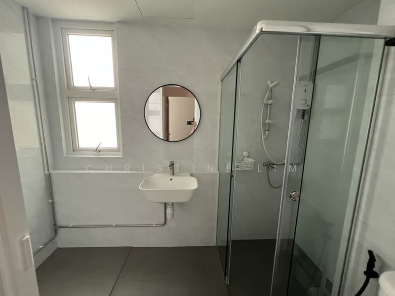 The Floravale, 218 Westwood Avenue, 3 Bedrooms, 1,238 sqft, Executive Condominium For Sale, by Christine Lim, 500229759 - Bathroom - PropertyGuru.com.sg