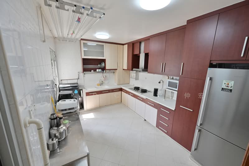 128B Punggol Field Walk, 128B Punggol Field Walk, 3 Bedrooms, 1,184 sqft, HDB Flat For Sale, by Alfred Chee 徐仲宏, 500229777 - Spacious Kitchen - PropertyGuru.com.sg
