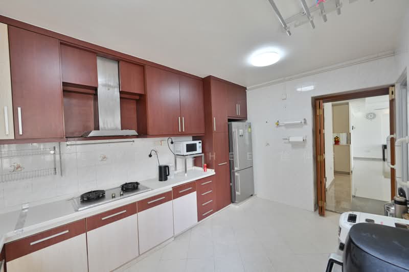 128B Punggol Field Walk, 128B Punggol Field Walk, 3 Bedrooms, 1,184 sqft, HDB Flat For Sale, by Alfred Chee 徐仲宏, 500229777 - Spacious Kitchen - PropertyGuru.com.sg