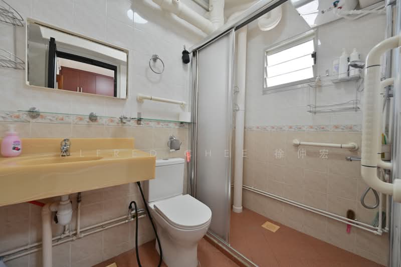 128B Punggol Field Walk, 128B Punggol Field Walk, 3 Bedrooms, 1,184 sqft, HDB Flat For Sale, by Alfred Chee 徐仲宏, 500229777 - Common Bathroom - PropertyGuru.com.sg
