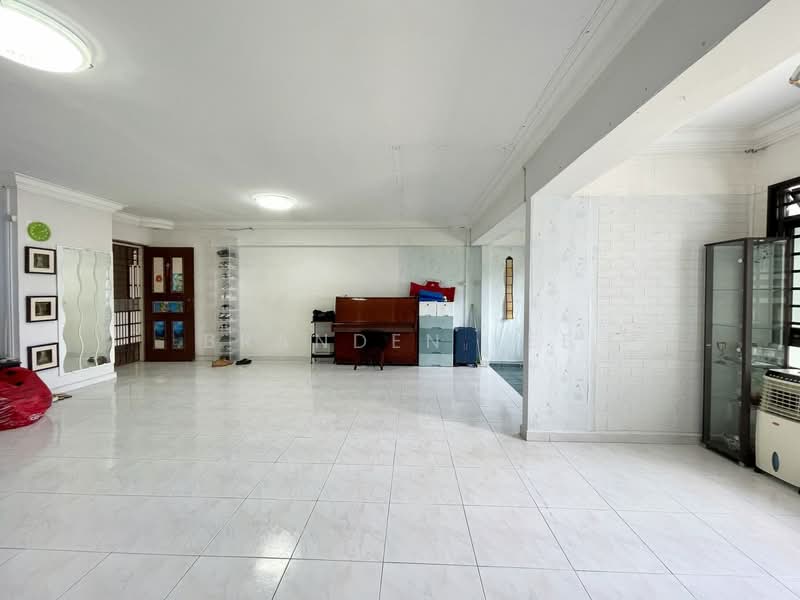 291B Bukit Batok Street 24, 291B Bukit Batok Street 24, 3 Bedrooms, 1,302 sqft, HDB Flat For Sale, by Branden Lee, 500229791 - Living Room - PropertyGuru.com.sg