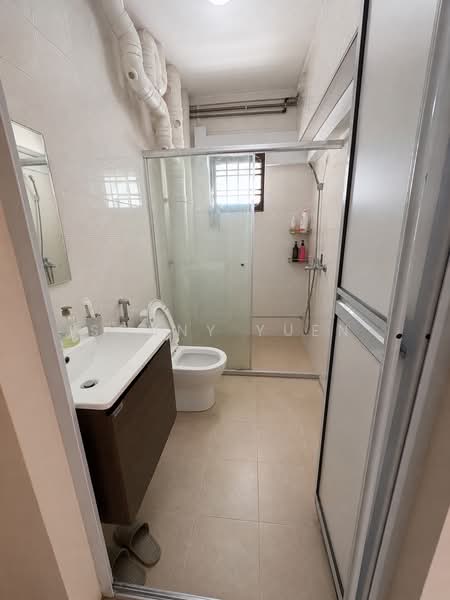 309 Canberra Road, 309 Canberra Road, 3 Bedrooms, 1,291 sqft, HDB Flat For Rent, by Sonny Yuen, 500229798 - Bathroom - PropertyGuru.com.sg