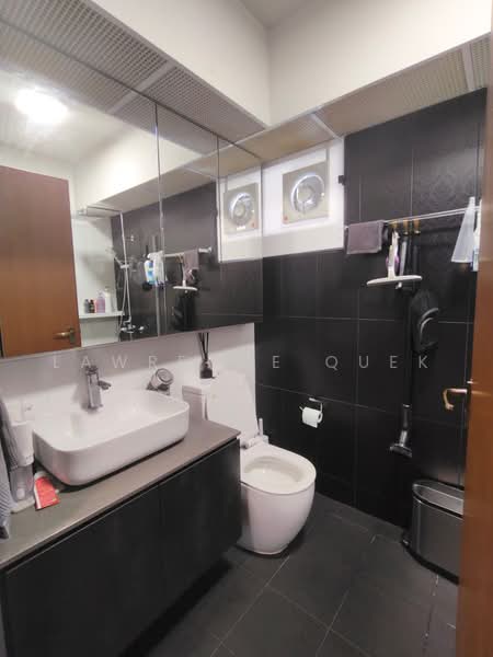 992B Buangkok Link, 992B Buangkok Link, 3 Bedrooms, 1,001 sqft, HDB Flat For Sale, by Lawrence Quek, 500229806 - Bathroom - PropertyGuru.com.sg