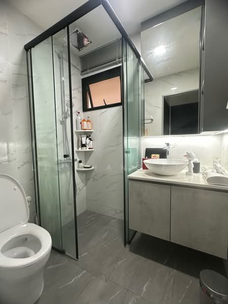 Hillview Heights, 27 Hillview Avenue, 2 Bedrooms, 980 sqft, Condominium For Sale, by Lee Liang Fei, 500229809 - Bathroom - PropertyGuru.com.sg