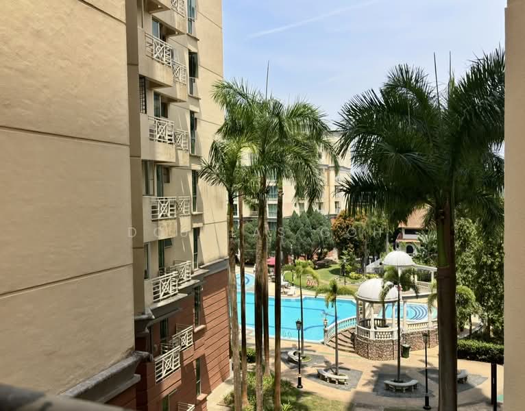 Astoria Park, 28 Lorong Mydin, 2 Bedrooms, 958 sqft, Condominium For Sale, by Douglas Goh, 500229811 - Unblocked Outlook with Pool & Greenery - PropertyGuru.com.sg