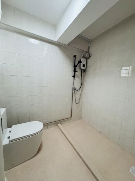 3 Everton Park, 3 Everton Park, 4 Bedrooms, 1,367 sqft, HDB Flat For Sale, by Fifi Huang, 500229844 - Bathroom - PropertyGuru.com.sg