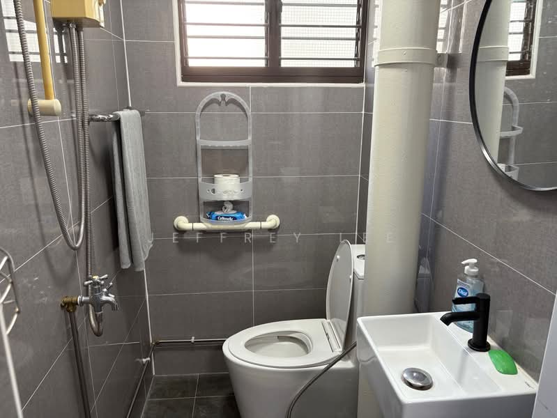 440 Yishun Avenue 11, 440 Yishun Avenue 11, 3 Bedrooms, 904 sqft, HDB Flat For Rent, by Jeffrey Lee, 500229861 - Bathroom - PropertyGuru.com.sg