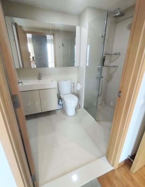 The Tampines Trilliant, 21 Tampines Central 7, 2 Bedrooms, 872 sqft, Executive Condominium For Rent, by Jeffrey Lee, 500229870 - Bathroom - PropertyGuru.com.sg