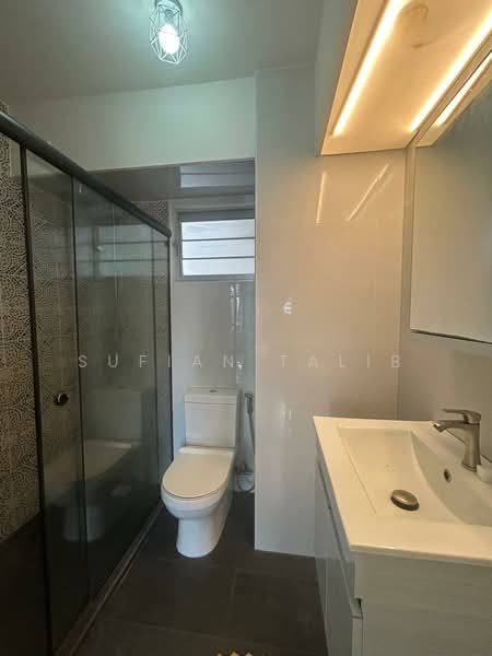 986B Buangkok Crescent, 986B Buangkok Crescent, 2 Bedrooms, 721 sqft, HDB Flat For Rent, by Sufian Talib, 500229877 - Bathroom - PropertyGuru.com.sg
