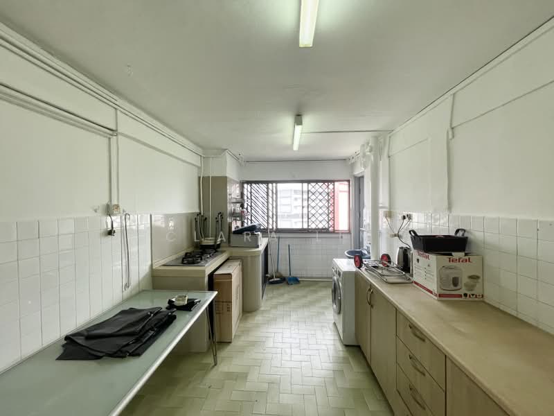 329 Clementi Avenue 2, 329 Clementi Avenue 2, 2 Bedrooms, 721 sqft, HDB Flat For Rent, by Clara Lim, 500229878 - Kitchen - PropertyGuru.com.sg