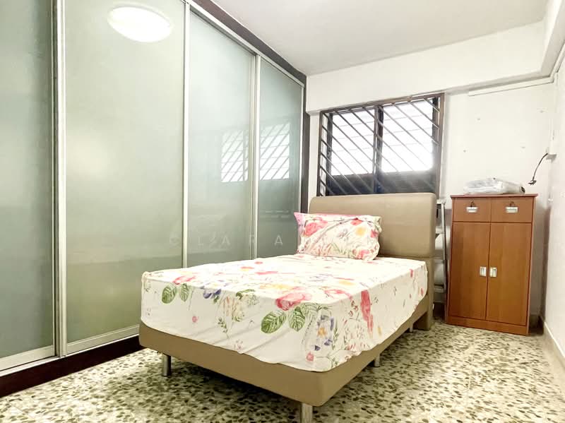 329 Clementi Avenue 2, 329 Clementi Avenue 2, 2 Bedrooms, 721 sqft, HDB Flat For Rent, by Clara Lim, 500229878 - Bedroom - PropertyGuru.com.sg