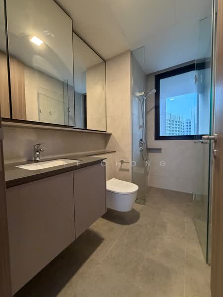 Norwood Grand, 10 Champions Way, 4 Bedrooms, 1,313 sqft, Condominium For Sale, by Lee Chong, 500229891 - Bathroom - PropertyGuru.com.sg