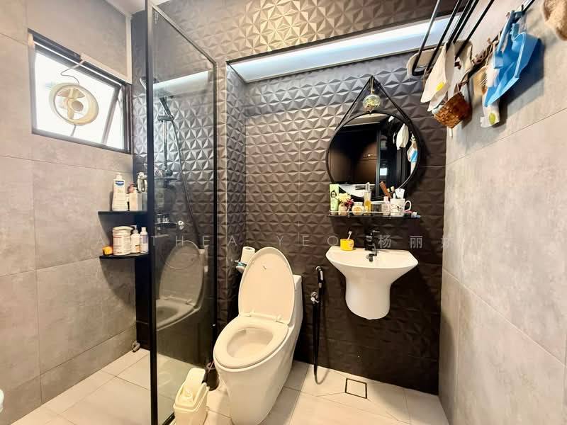 19 Jalan Tenteram, 19 Jalan Tenteram, 3 Bedrooms, 1,130 sqft, HDB Flat For Sale, by Anthea Yeo 杨丽娇, 500229894 - Bathroom - PropertyGuru.com.sg