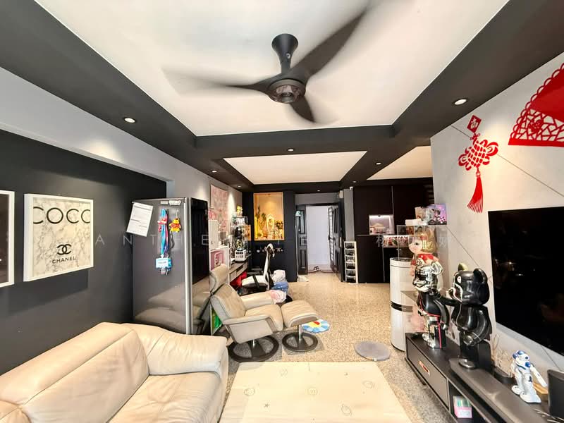 19 Jalan Tenteram, 19 Jalan Tenteram, 3 Bedrooms, 1,130 sqft, HDB Flat For Sale, by Anthea Yeo 杨丽娇, 500229894 - Living Room - PropertyGuru.com.sg