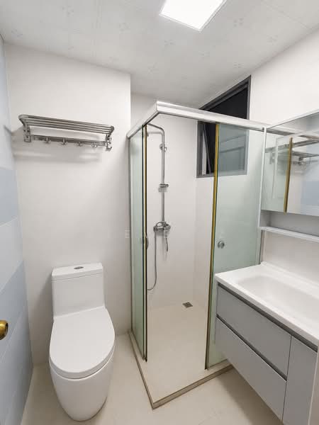 Central View, 52 Hougang Street 11, 3 Bedrooms, 980 sqft, Condominium For Sale, by Steven Z, 500229896 - Bathroom - PropertyGuru.com.sg