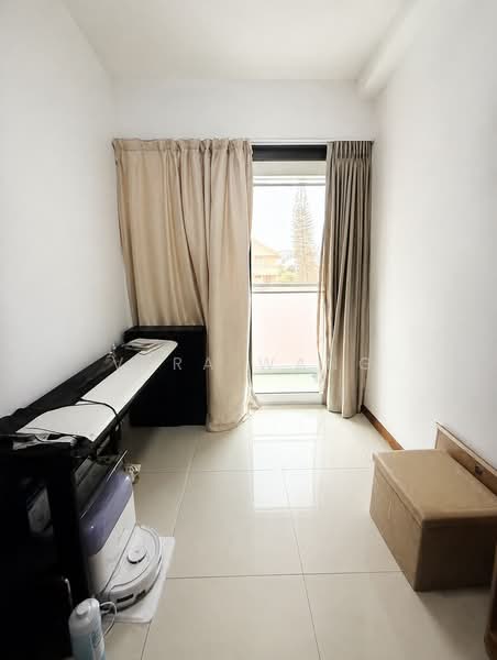 Presto @ Upper Serangoon, 528 Upper Serangoon Road, Hougang / Punggol / Sengkang, 1 Bedroom, 420 sqft, Condominium For Sale, by Vera Wang, 500229897 - Living Room - PropertyGuru.com.sg
