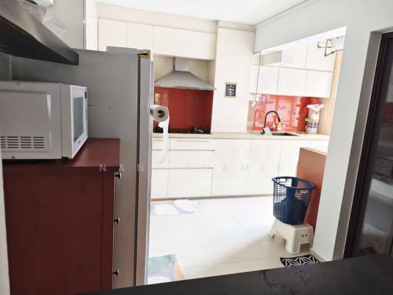 822 Woodlands Street 82, 822 Woodlands Street 82, 4 Bedrooms, 1,388 sqft, HDB Flat For Rent, by Nani Khamis, 500229900 - Kitchen - PropertyGuru.com.sg