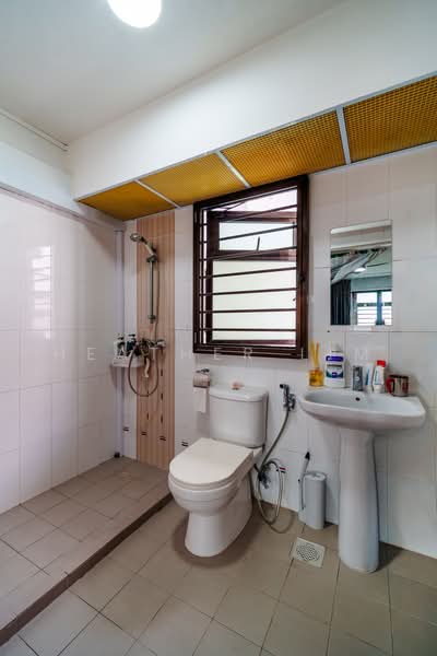 933A Hougang Avenue 9, 933A Hougang Avenue 9, 3 Bedrooms, 990 sqft, HDB Flat For Sale, by HEATHER LIM, 500229931 - Bathroom - PropertyGuru.com.sg