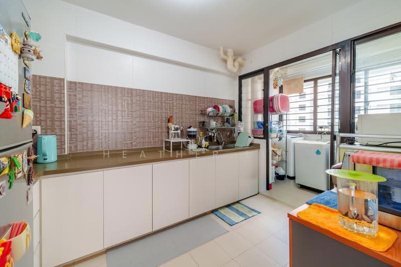 933A Hougang Avenue 9, 933A Hougang Avenue 9, Hougang / Punggol / Sengkang, 3 Bedrooms, 990 sqft, HDB Flat For Sale, by HEATHER LIM, 500229931 - Kitchen - PropertyGuru.com.sg