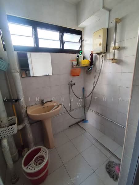6 Marsiling Drive, 6 Marsiling Drive, 3 Bedrooms, 680 sqft, HDB Flat For Sale, by Alvin Chua Thiam Siew, 500229938 - Bathroom - PropertyGuru.com.sg