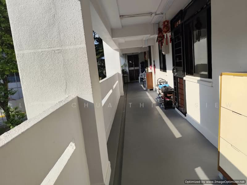 6 Marsiling Drive, 6 Marsiling Drive, 3 Bedrooms, 680 sqft, HDB Flat For Sale, by Alvin Chua Thiam Siew, 500229938 - Corridor - PropertyGuru.com.sg