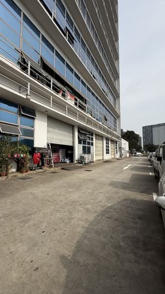 West Connect Building, 10 Buroh Street, 1,733 sqft, Factory / Workshop (B2) For Sale, by See Boon Kheng, 500229944 - Exterior - CommercialGuru.com.sg