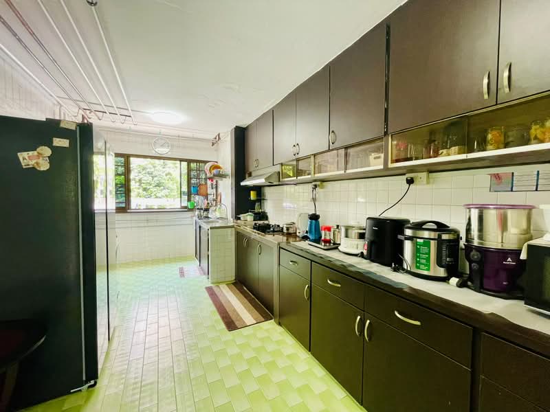 444 Ang Mo Kio Avenue 10, 444 Ang Mo Kio Avenue 10, 2 Bedrooms, 721 sqft, HDB Flat For Sale, by Zola Tan, 500229963 - Kitchen - PropertyGuru.com.sg