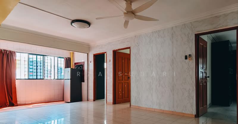 847 Jurong West Street 81, 847 Jurong West Street 81, 4 Bedrooms, 1,377 sqft, HDB Flat For Sale, by Mirza Subari, 500229964 - Living Room - PropertyGuru.com.sg